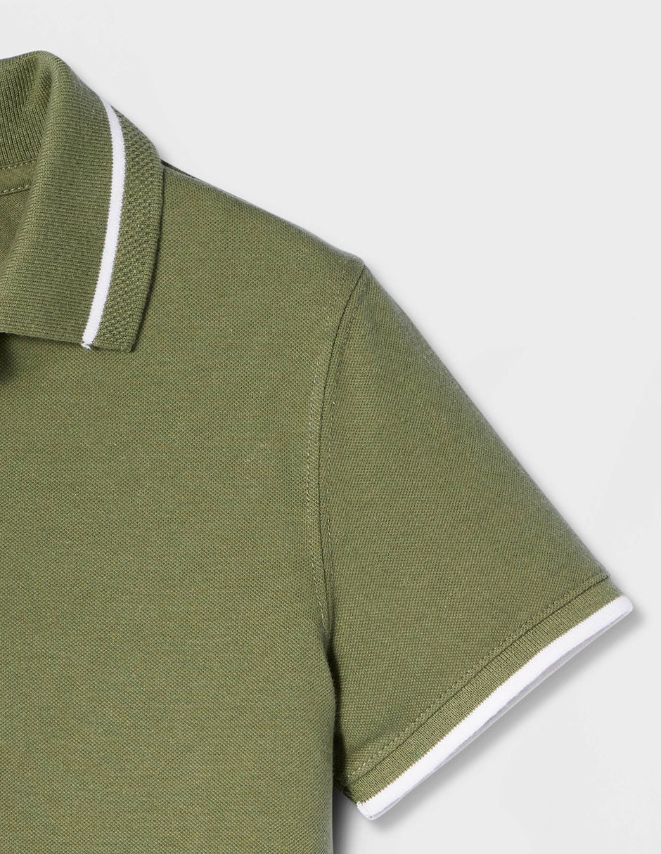 Playera tipo polo de piqué para niño 3