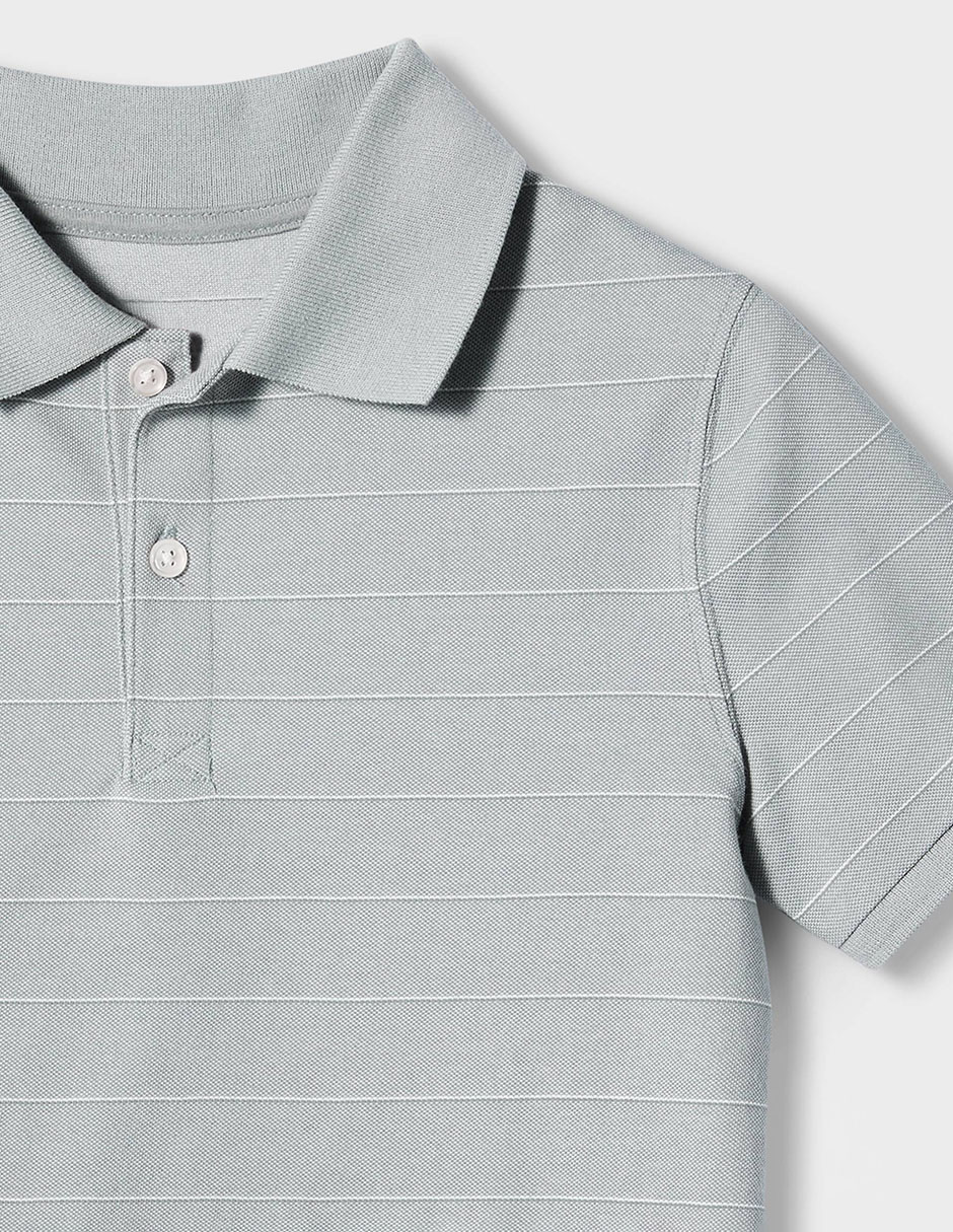 Playera tipo polo de piqué para niño 2