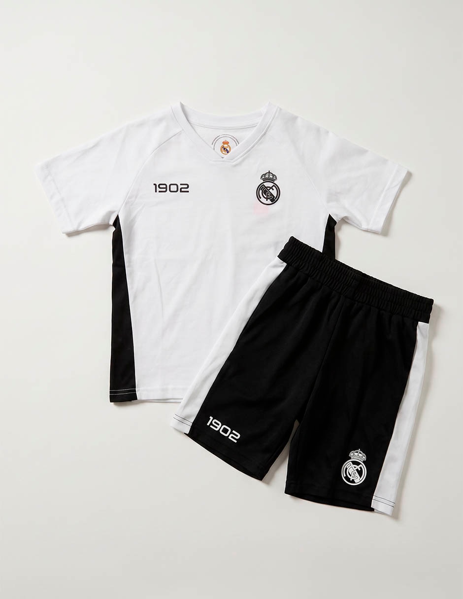 Conjunto deportivo para niño